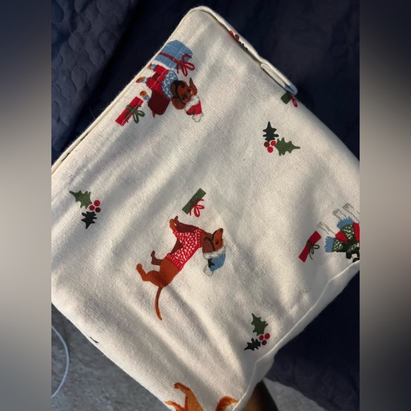 Holiday dog queen-sized sheet set - Picture 3 of 7